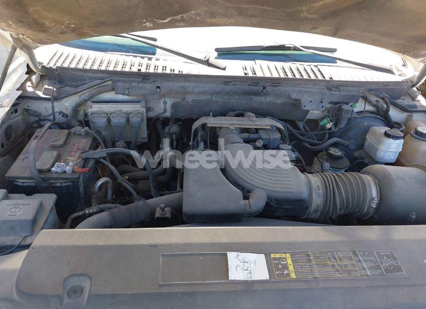 Photo 10 of 2004 Ford Expedition XLT (VIN 1FMRU15W94LA99528)