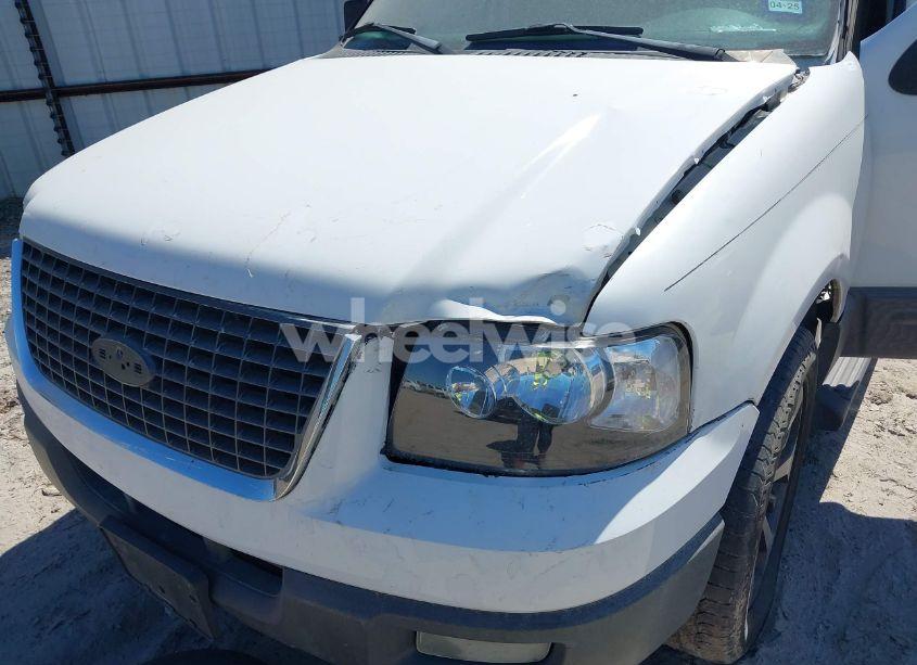 Photo 6 of 2004 Ford Expedition XLT (VIN 1FMRU15W94LA99528)