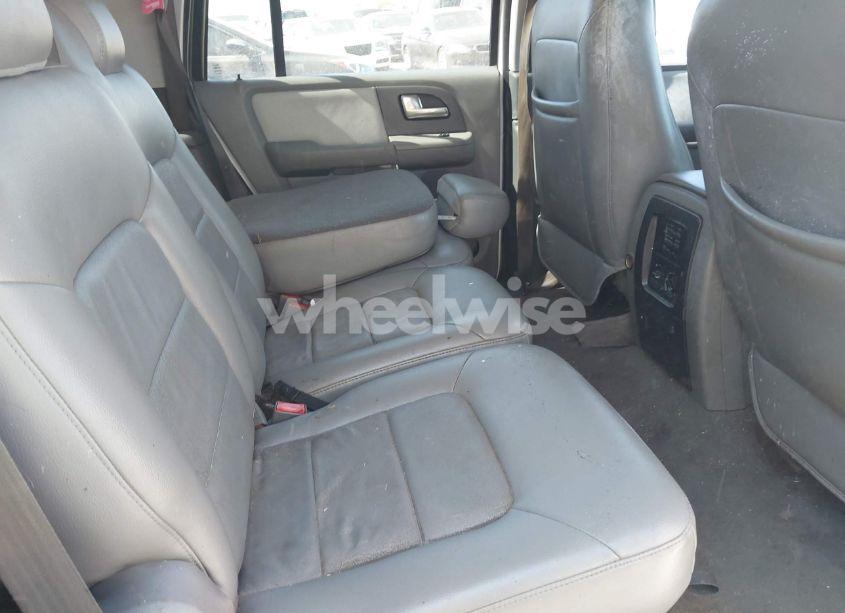 Photo 8 of 2004 Ford Expedition XLT (VIN 1FMRU15W94LA99528)
