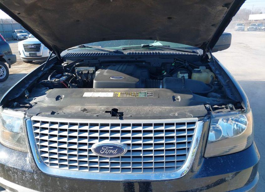 Photo 10 of 2004 Ford Expedition XLT (VIN 1FMRU15W94LB29630)