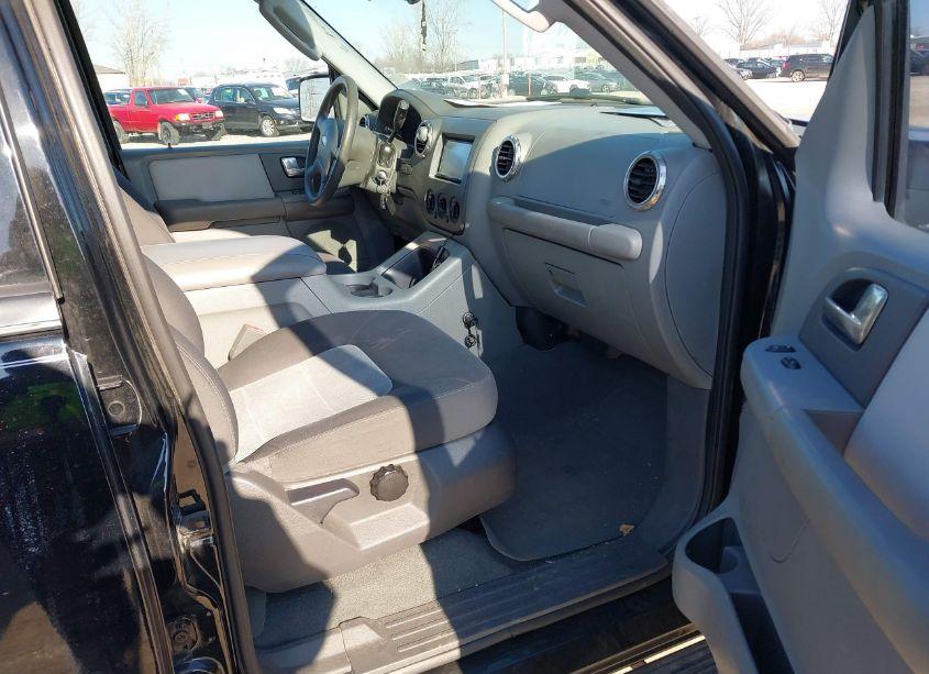 Photo 5 of 2004 Ford Expedition XLT (VIN 1FMRU15W94LB29630)