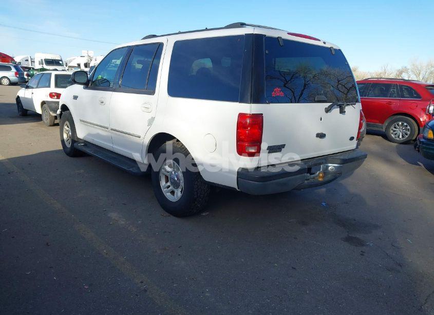 Photo 3 of 2001 Ford Expedition XLT (VIN 1FMRU15WX1LB08829)