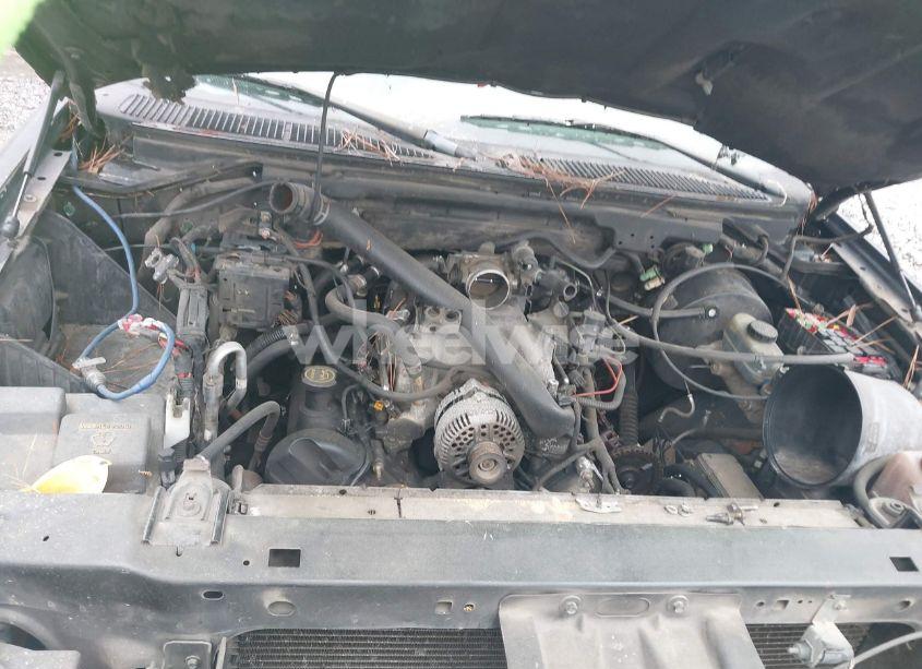 Photo 10 of 2001 Ford Expedition XLT (VIN 1FMRU15WX1LB40230)