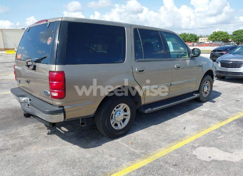 Photo 4 of 2002 Ford Expedition XLT (VIN 1FMRU15WX2LA22230)