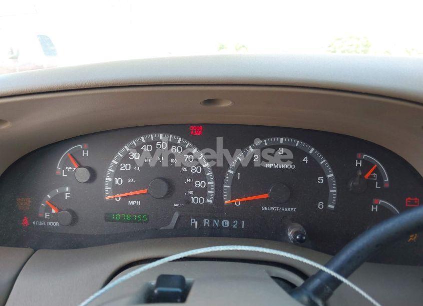 Photo 7 of 2002 Ford Expedition XLT (VIN 1FMRU15WX2LA22230)