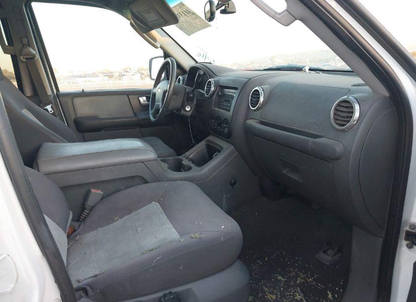 Photo 5 of 2003 Ford Expedition XLT (VIN 1FMRU15WX3LC60466)