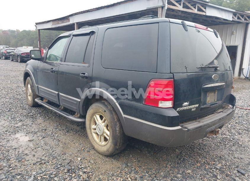 Photo 3 of 2004 Ford Expedition XLT (VIN 1FMRU15WX4LA40097)