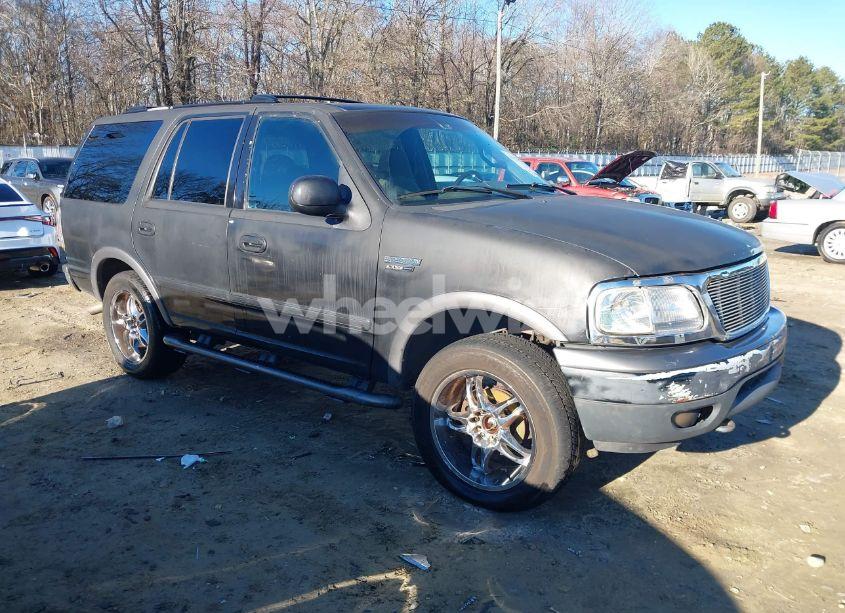 2000 Ford Expedition XLT (VIN 1FMRU1664YLB83051) main photo