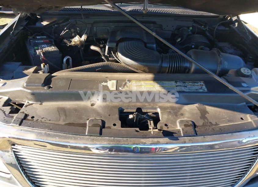 Photo 10 of 2000 Ford Expedition XLT (VIN 1FMRU1664YLB83051)