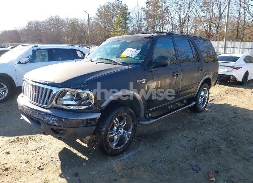 Photo 2 of 2000 Ford Expedition XLT (VIN 1FMRU1664YLB83051)