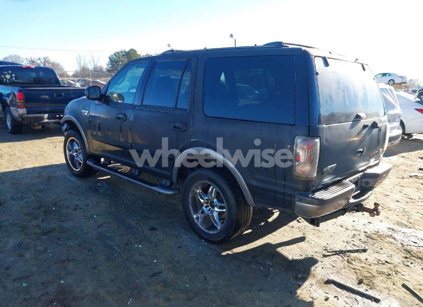 Photo 3 of 2000 Ford Expedition XLT (VIN 1FMRU1664YLB83051)
