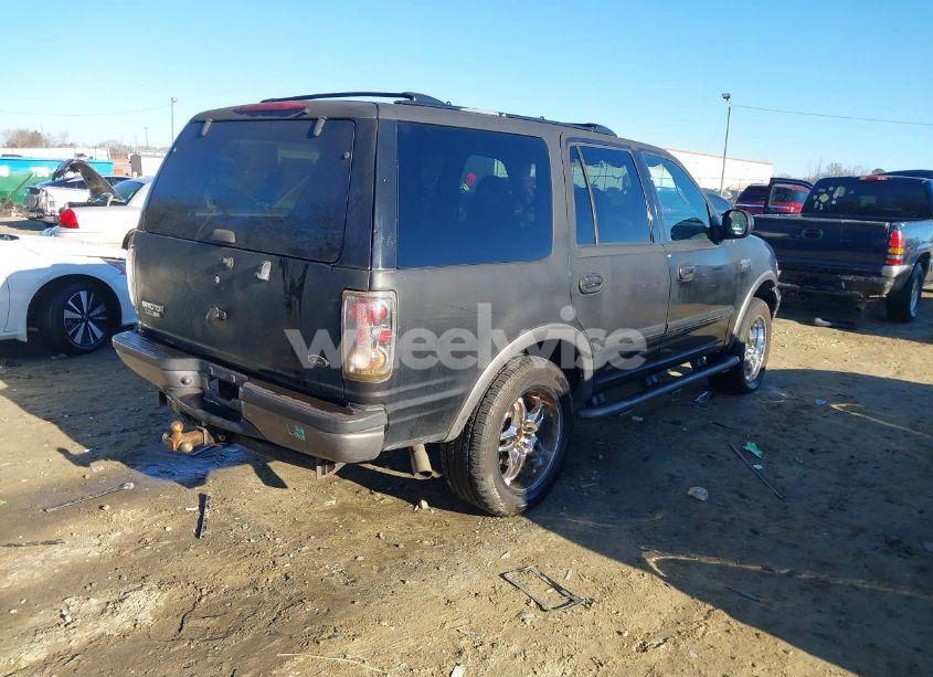 Photo 4 of 2000 Ford Expedition XLT (VIN 1FMRU1664YLB83051)