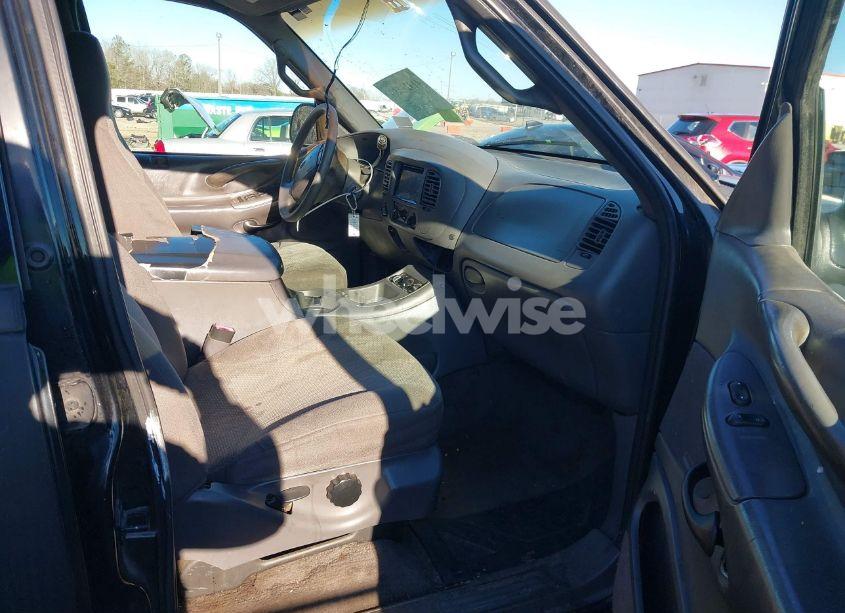 Photo 5 of 2000 Ford Expedition XLT (VIN 1FMRU1664YLB83051)