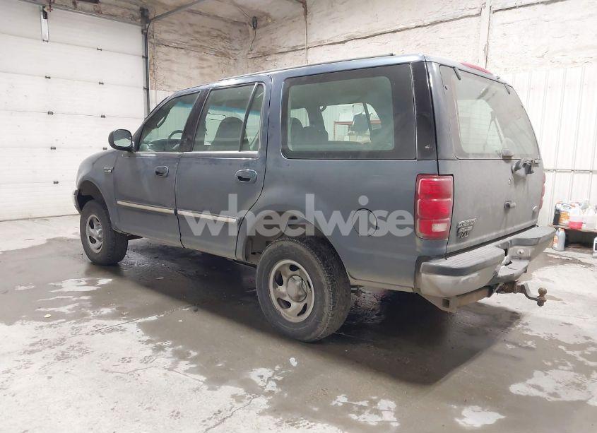 Photo 3 of 2000 Ford Expedition XLT (VIN 1FMRU1668YLB76006)
