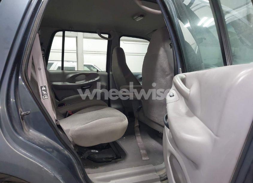 Photo 8 of 2000 Ford Expedition XLT (VIN 1FMRU1668YLB76006)