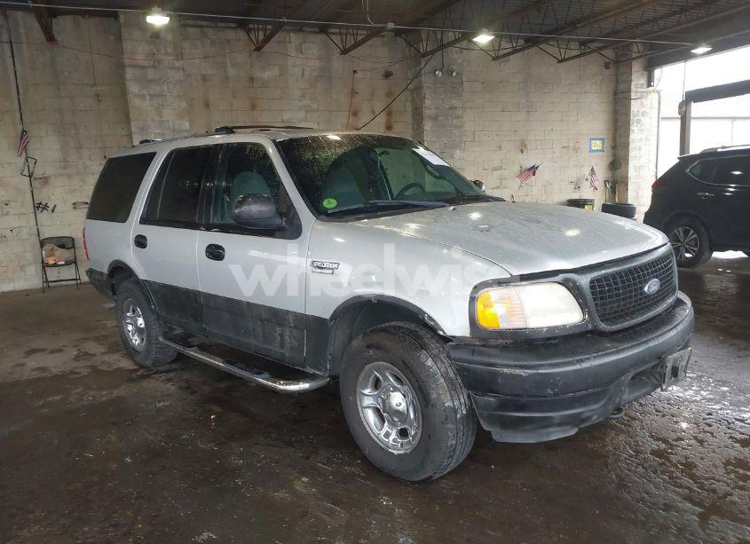 2000 Ford Expedition XLT (VIN 1FMRU166XYLB73706) main photo