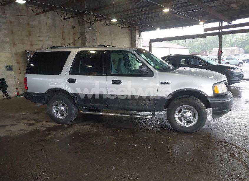 Photo 13 of 2000 Ford Expedition XLT (VIN 1FMRU166XYLB73706)