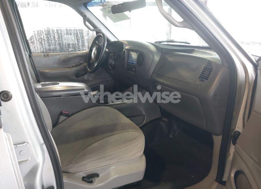 Photo 5 of 2000 Ford Expedition XLT (VIN 1FMRU166XYLB73706)