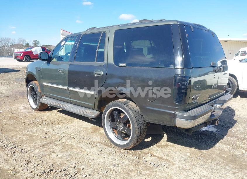 Photo 3 of 2001 Ford Expedition XLT (VIN 1FMRU16W91LA79385)