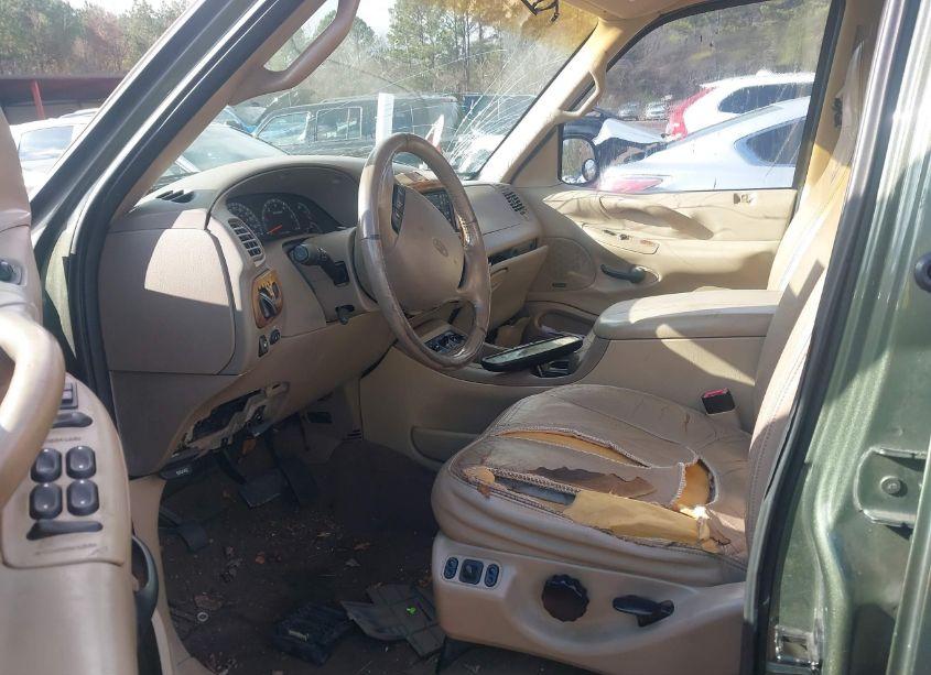 Photo 5 of 2000 Ford Expedition EDDIE BAUER (VIN 1FMRU1769YLC19914)