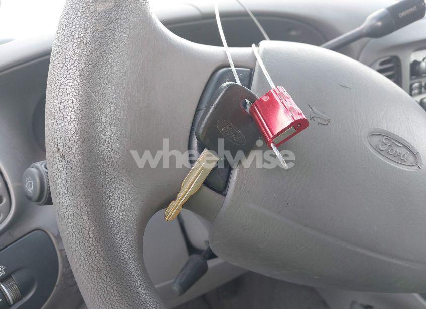 Photo 11 of 1998 Ford Expedition EDDIE BAUER/XLT (VIN 1FMRU17L0WLB19722)