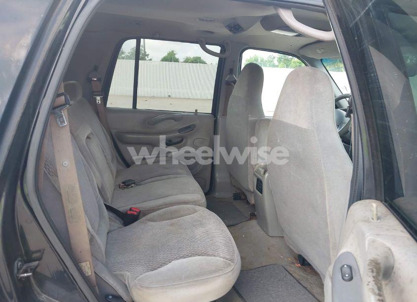 Photo 8 of 1998 Ford Expedition EDDIE BAUER/XLT (VIN 1FMRU17L0WLB19722)