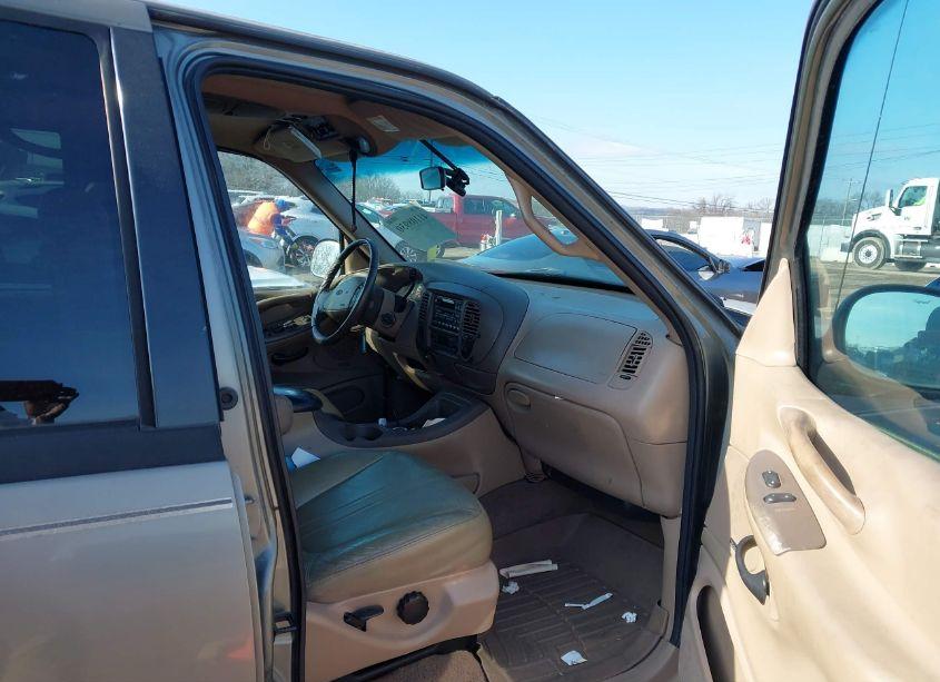 Photo 5 of 1999 Ford Expedition EDDIE BAUER/XLT (VIN 1FMRU17L4XLB92237)