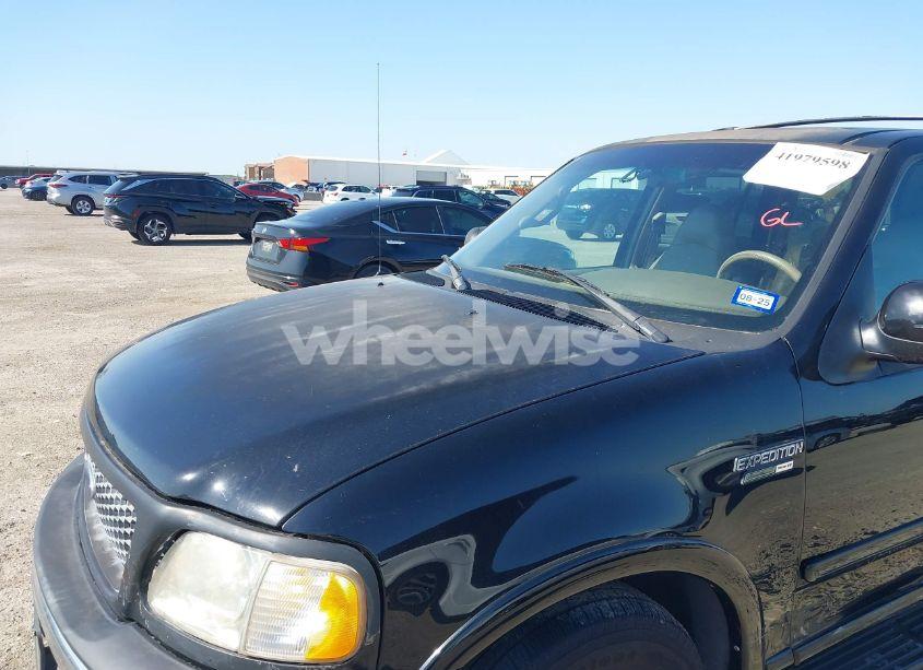 Photo 6 of 1999 Ford Expedition EDDIE BAUER/XLT (VIN 1FMRU17L4XLC15807)