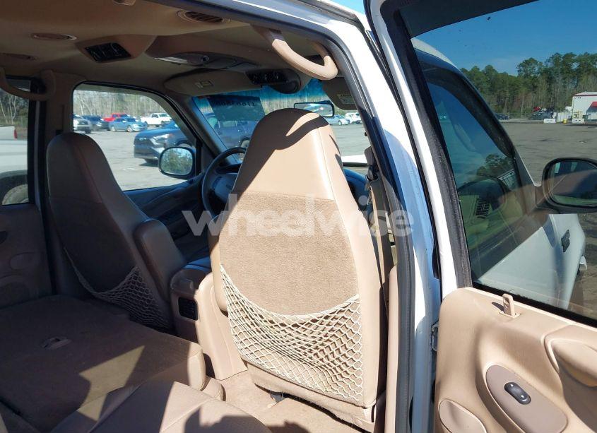 Photo 8 of 1998 Ford Expedition EDDIE BAUER/XLT (VIN 1FMRU17L5WLB25337)