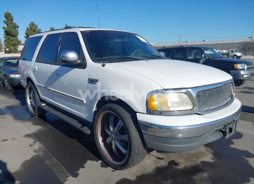 1999 Ford Expedition EDDIE BAUER/XLT (VIN 1FMRU17L5XLA02641) main photo