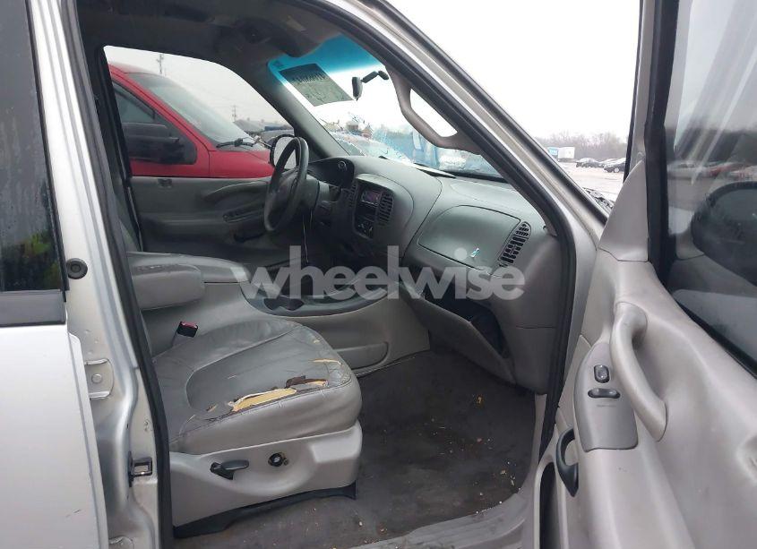 Photo 5 of 1999 Ford Expedition EDDIE BAUER/XLT (VIN 1FMRU17L5XLB78346)