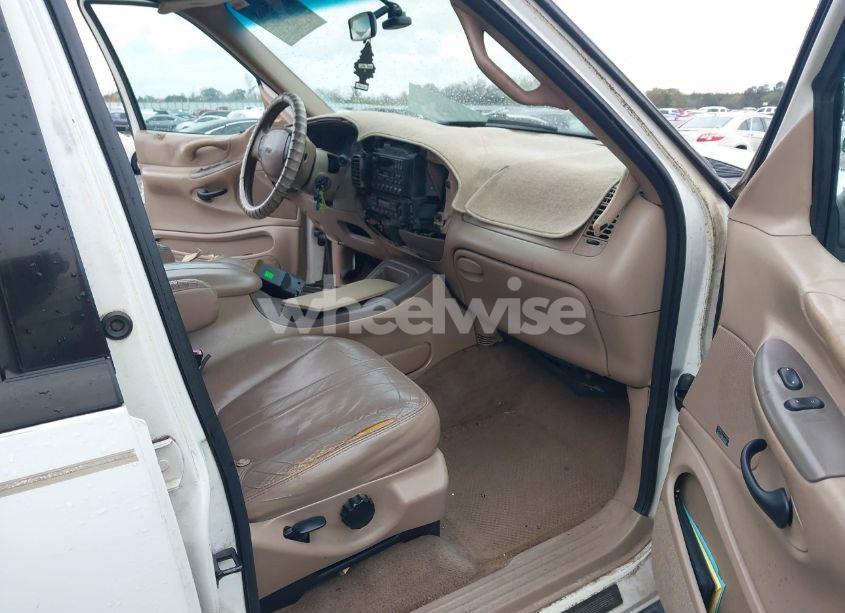 Photo 5 of 1999 Ford Expedition EDDIE BAUER/XLT (VIN 1FMRU17L6XLA61777)