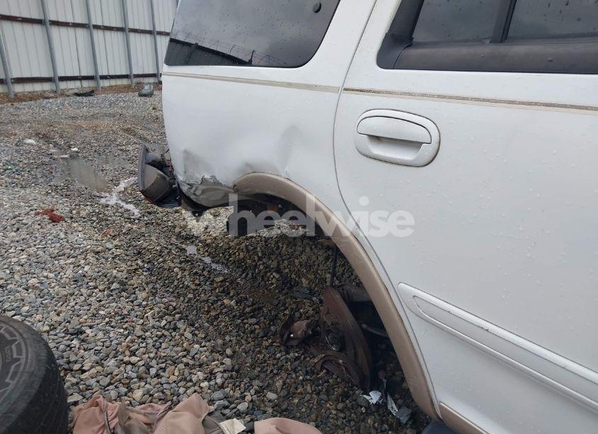 Photo 6 of 1999 Ford Expedition EDDIE BAUER/XLT (VIN 1FMRU17L6XLA61777)