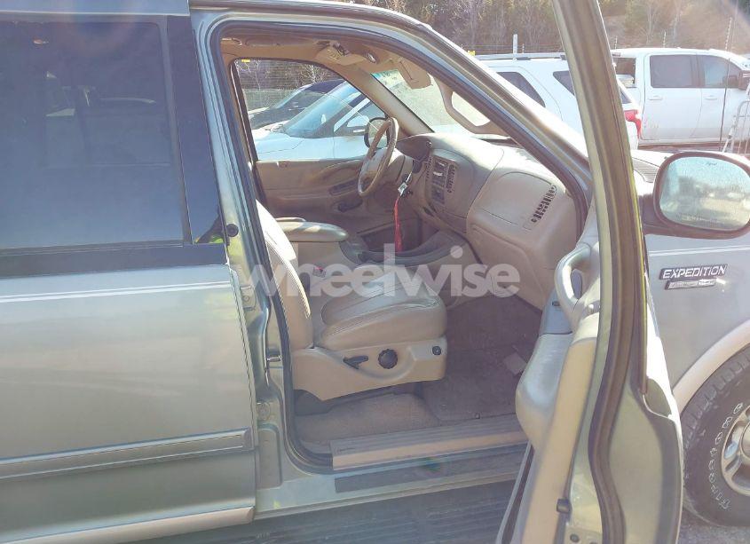 Photo 5 of 1999 Ford Expedition EDDIE BAUER/XLT (VIN 1FMRU17L6XLB70014)