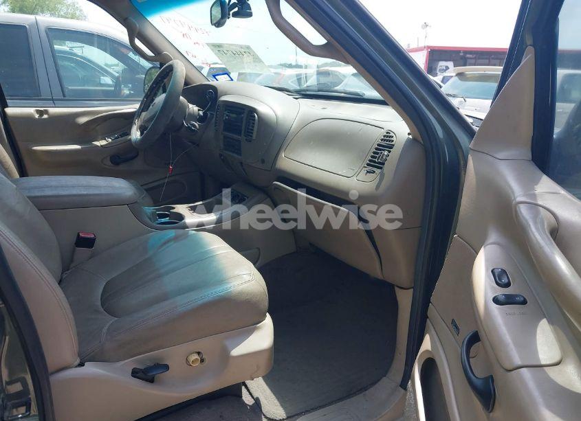 Photo 5 of 2001 Ford Expedition EDDIE BAUER (VIN 1FMRU17L91LA16503)