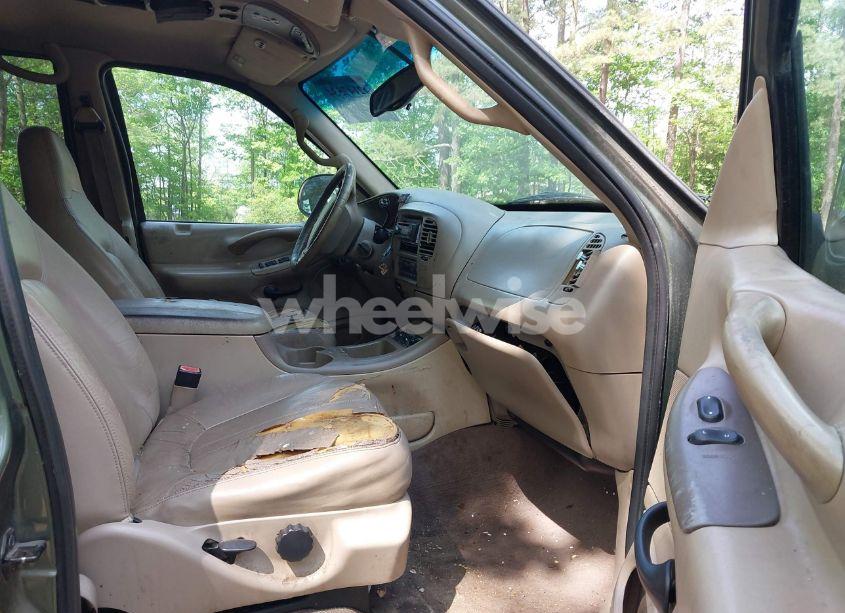 Photo 5 of 2001 Ford Expedition EDDIE BAUER (VIN 1FMRU17W11LA02654)