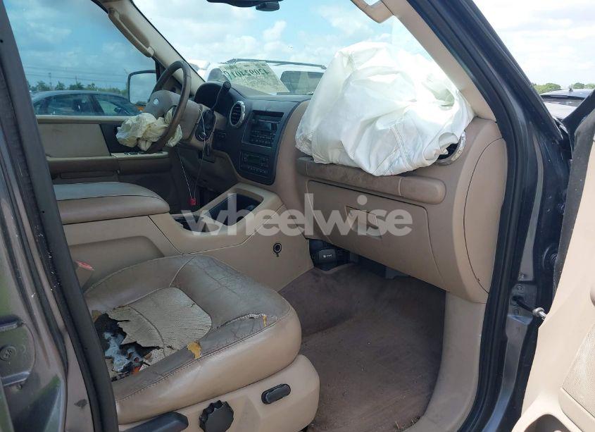 Photo 5 of 2004 Ford Expedition EDDIE BAUER (VIN 1FMRU17W44LB29872)