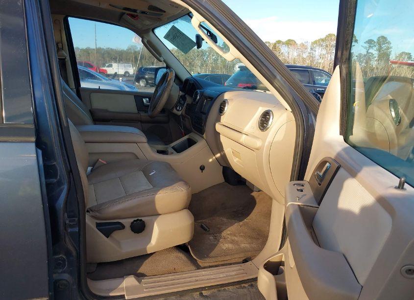 Photo 5 of 2004 Ford Expedition EDDIE BAUER (VIN 1FMRU17W54LA26363)