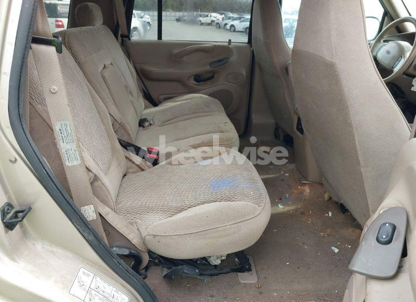 Photo 8 of 1998 Ford Expedition EDDIE BAUER/XLT (VIN 1FMRU18W2WLB13624)