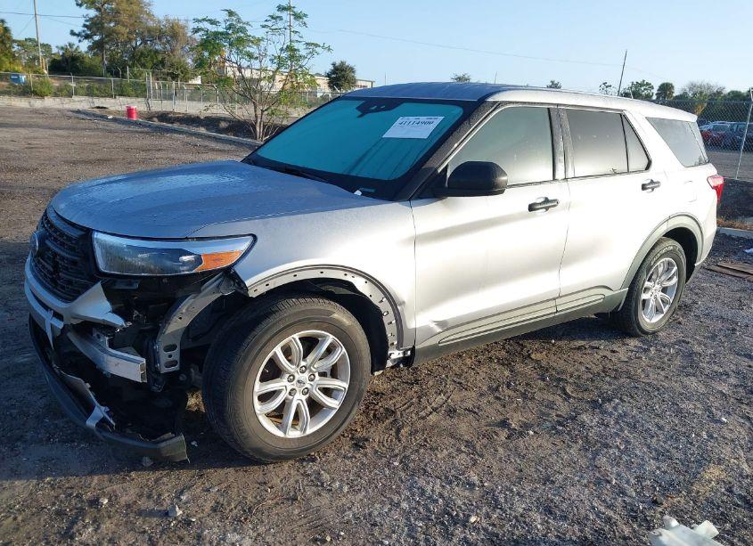 Photo 2 of 2021 Ford Explorer (VIN 1FMSK7BH0MGB20095)