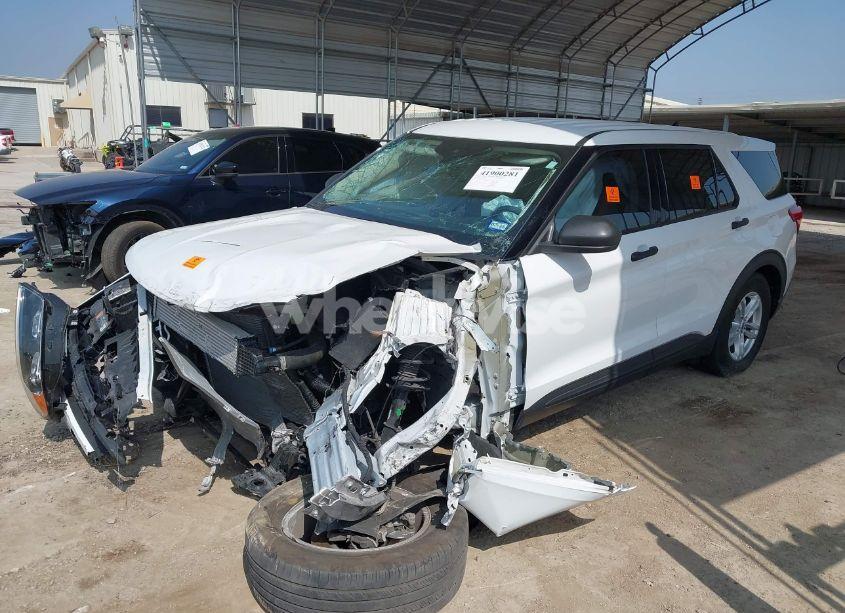 Photo 2 of 2023 Ford Explorer (VIN 1FMSK7BH1PGB27187)