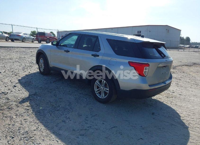 Photo 3 of 2023 Ford Explorer (VIN 1FMSK7BH2PGA34761)