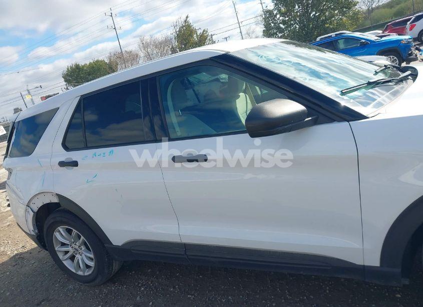 Photo 14 of 2021 Ford Explorer (VIN 1FMSK7BH4MGA30111)