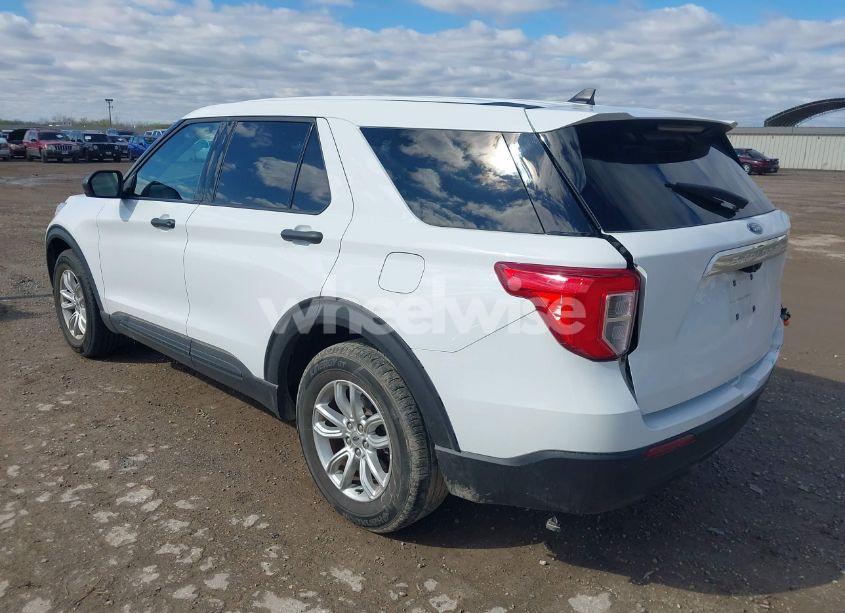 Photo 3 of 2021 Ford Explorer (VIN 1FMSK7BH4MGA30111)