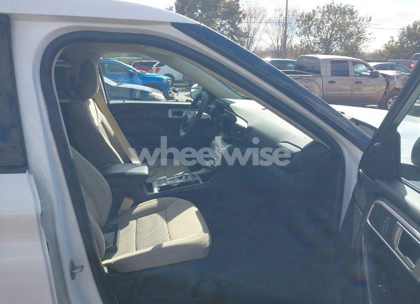 Photo 5 of 2021 Ford Explorer (VIN 1FMSK7BH4MGA30111)