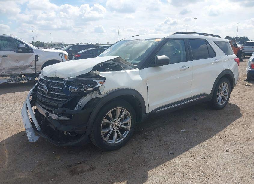 Photo 2 of 2020 Ford Explorer XLT (VIN 1FMSK7DH0LGD16145)