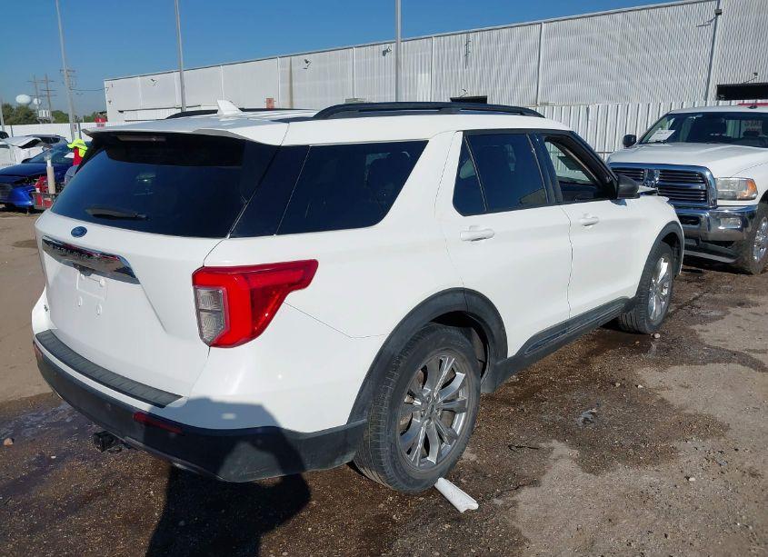Photo 4 of 2020 Ford Explorer XLT (VIN 1FMSK7DH0LGD16145)