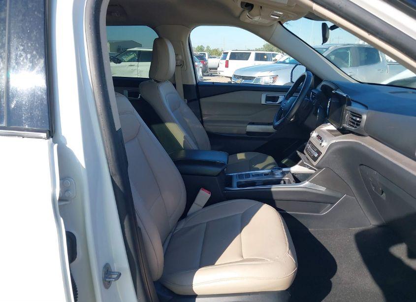 Photo 5 of 2020 Ford Explorer XLT (VIN 1FMSK7DH0LGD16145)
