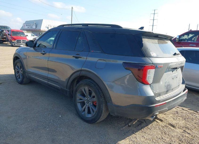 Photo 3 of 2021 Ford Explorer XLT (VIN 1FMSK7DH0MGB43793)
