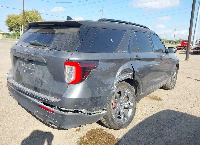 Photo 4 of 2021 Ford Explorer XLT (VIN 1FMSK7DH0MGB43793)
